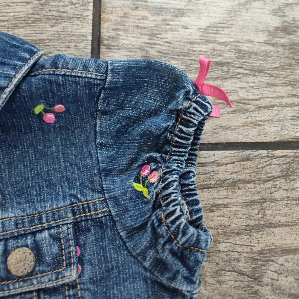 Baby / Toddler Girls Vintage Denim Dress With Embroidered Cherries 🍒 - Picture 6 of 11